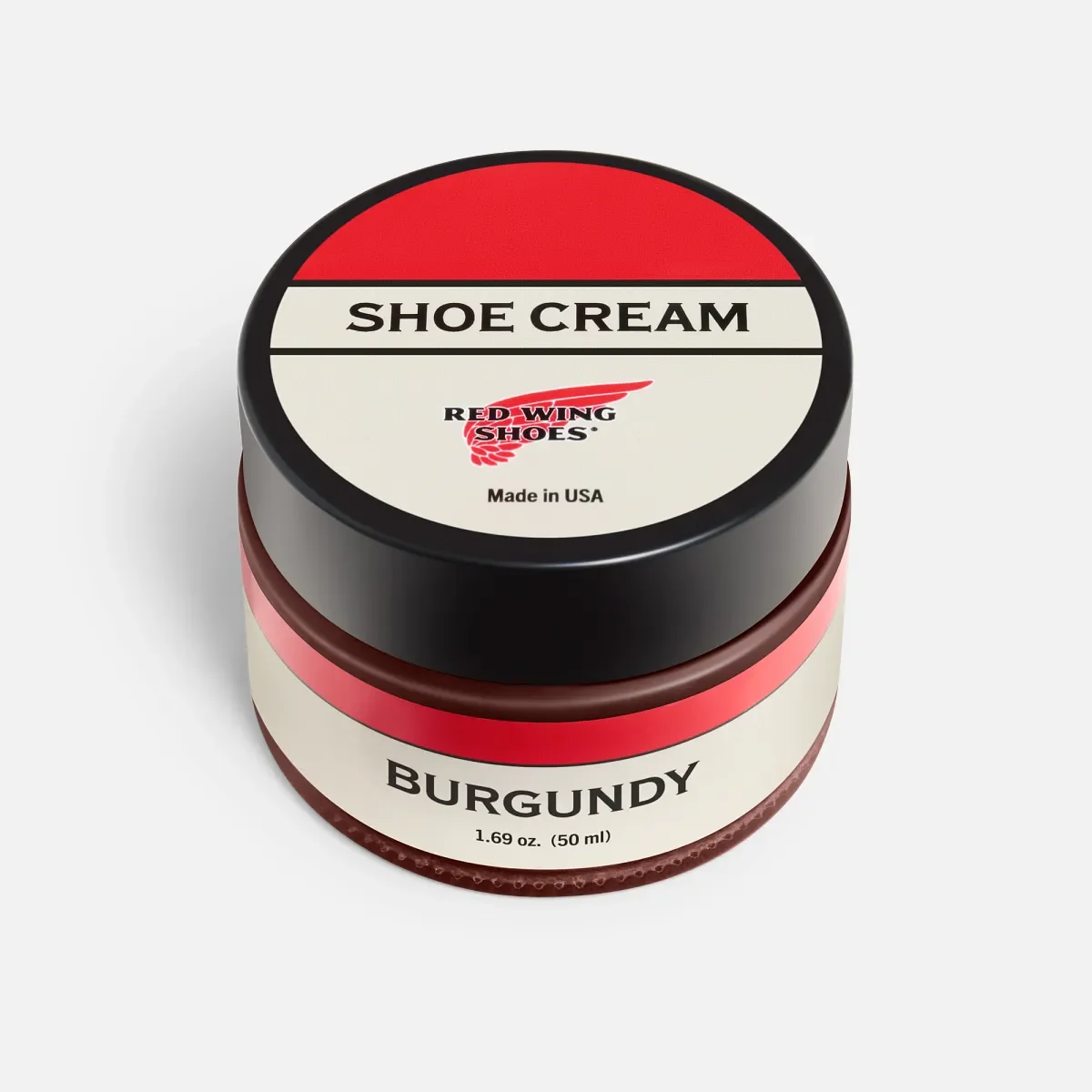 Burgunderfarbene Schuhcreme – Produkt für die Schuhpflege – Schuhpflege