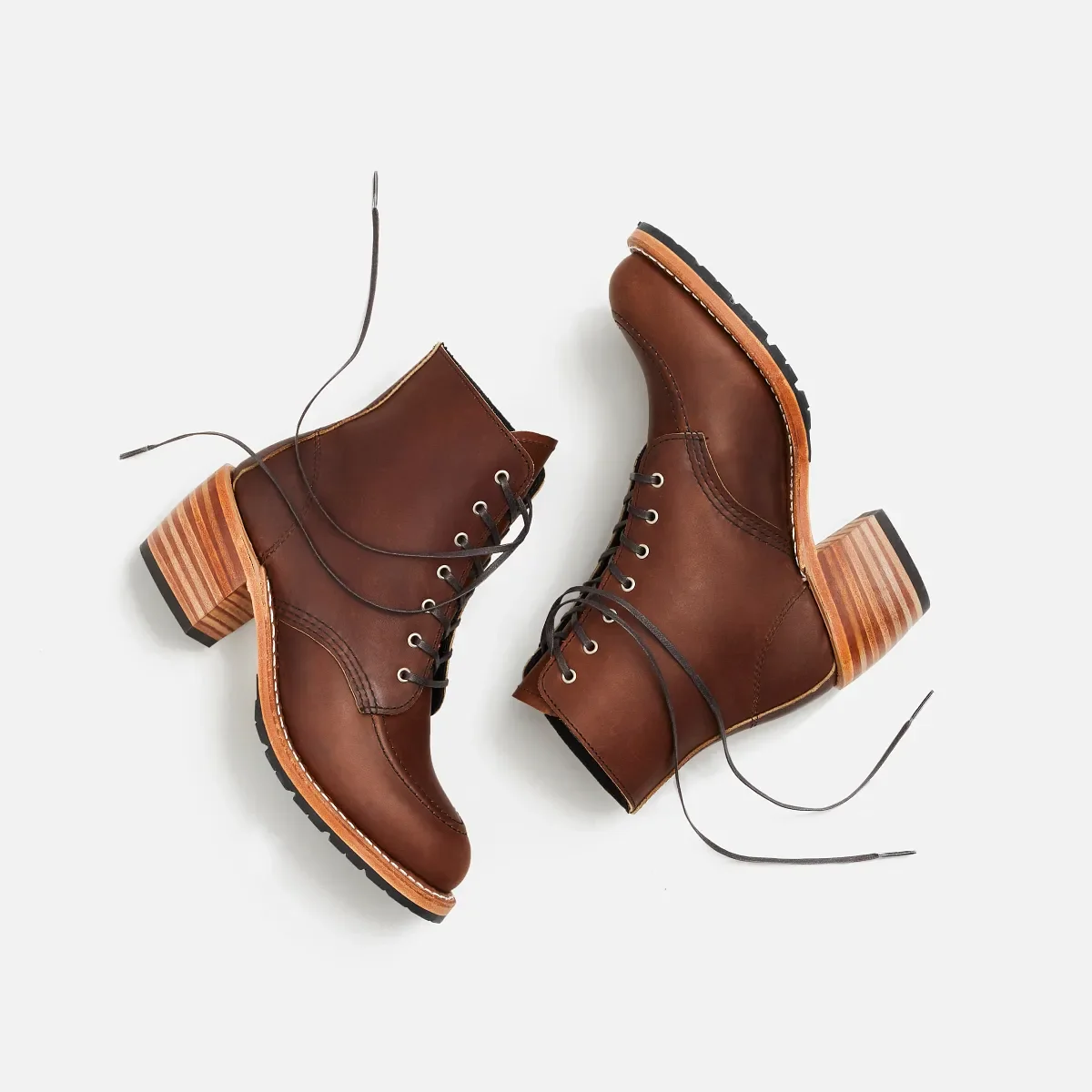 Clara Damenstiefel mit Absatz aus bernsteinfarbenem Harness-Leder