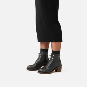 Eileen Damenstiefel mit Absatz in „Black Boundary“