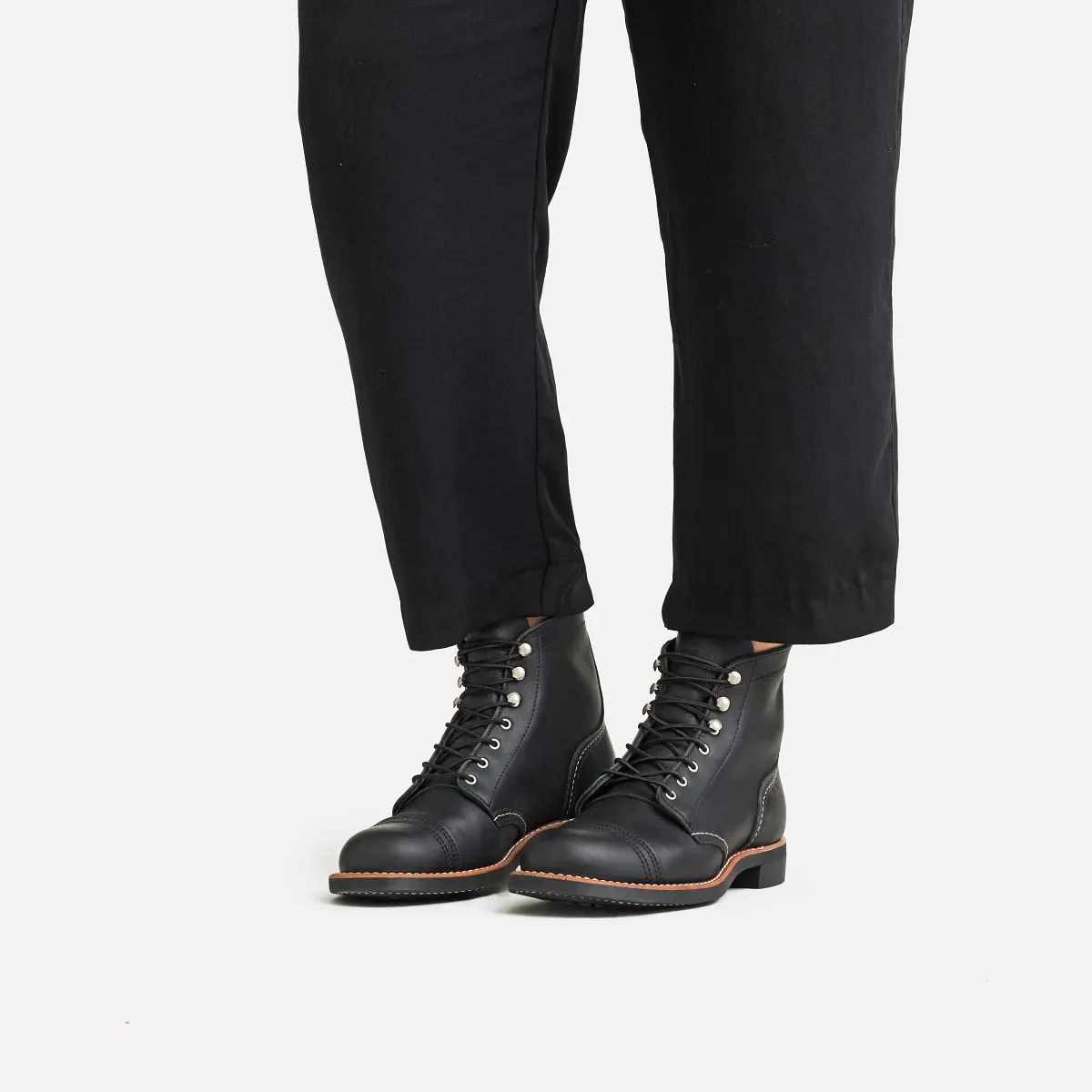 Iron Ranger® Damen-Kurzstiefel aus schwarzem Boundary-Leder
