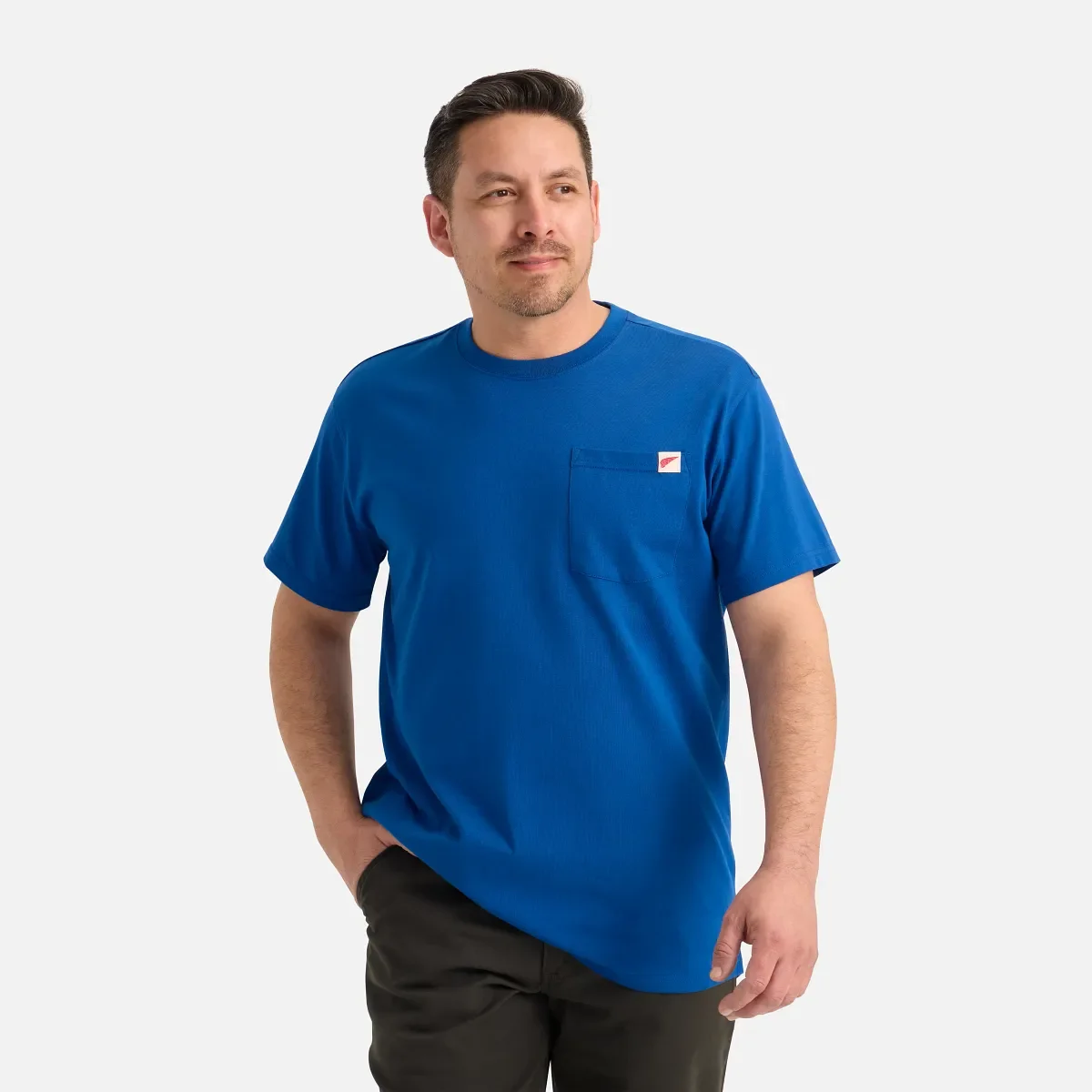 Kurzarm-T-Shirt mit Brusttasche – Herren-T-Shirt mit kurzen Ärmeln in Tiefblau
