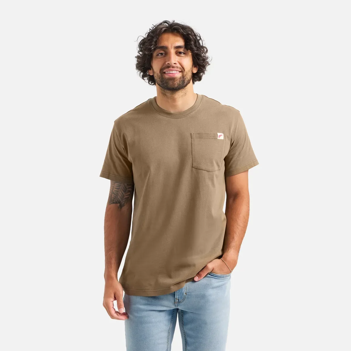 Kurzarm-T-Shirt mit Tasche Herren-Kurzarm-T-Shirt in Braun