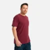 Kurzarm-T-Shirt mit Tasche – Herren-Kurzarmhemd in Burgunderrot